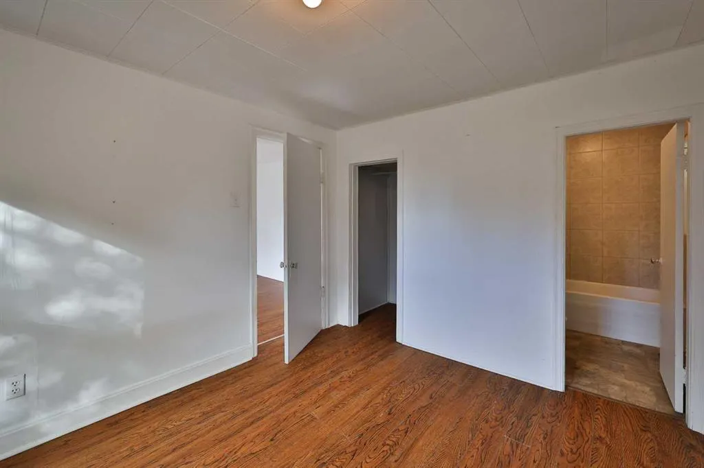 380 3 Street E