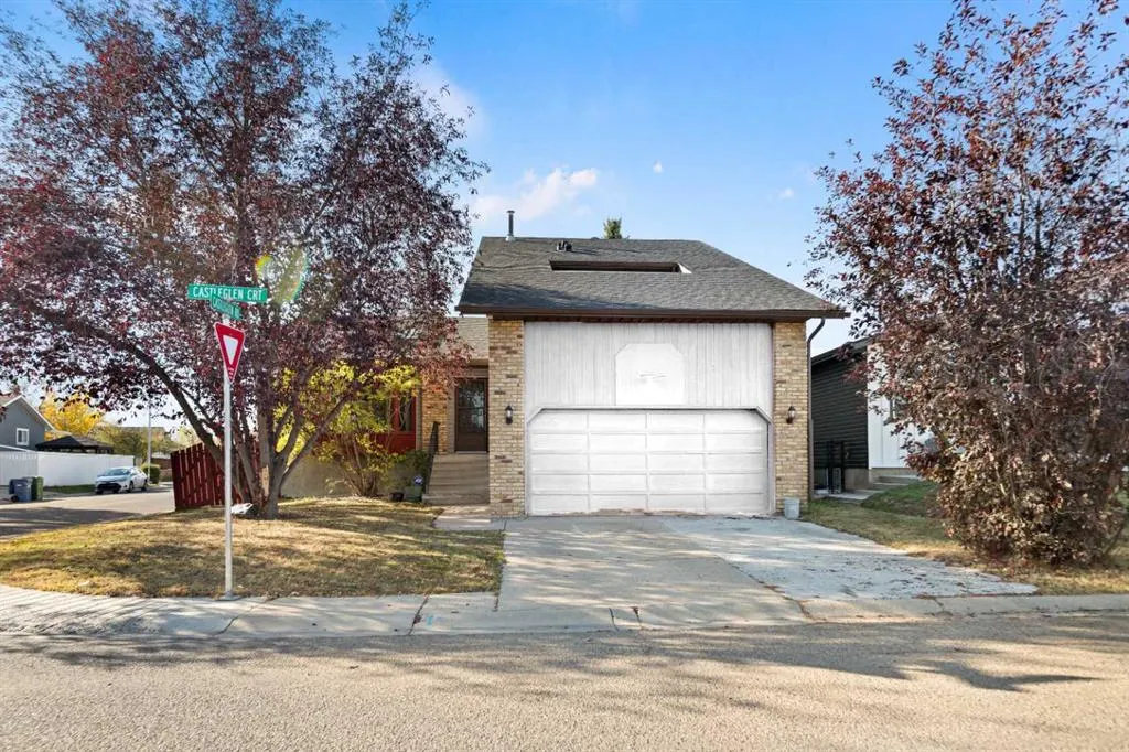 48 Castleglen Court NE
