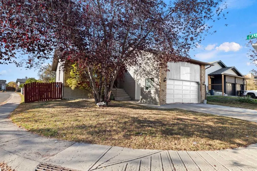 48 Castleglen Court NE