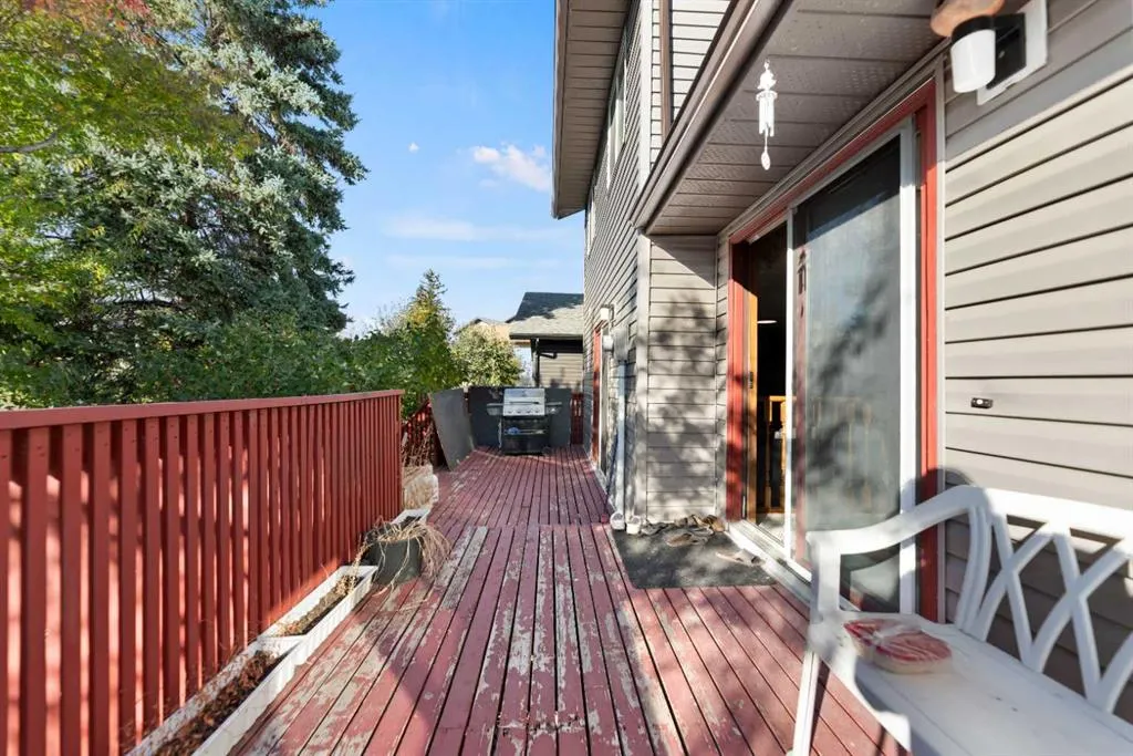 48 Castleglen Court NE