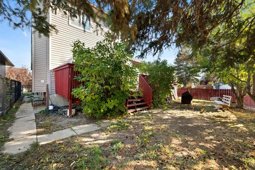 48 Castleglen Court NE