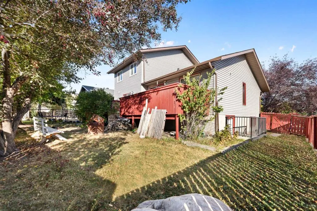 48 Castleglen Court NE