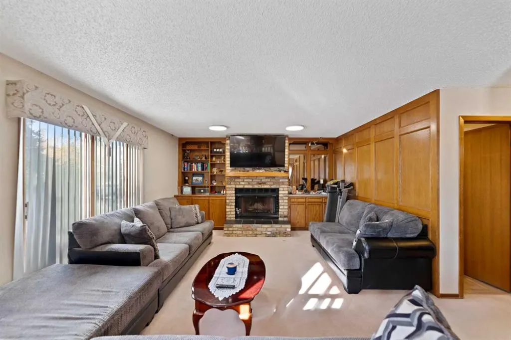 48 Castleglen Court NE