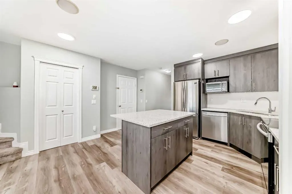 59 Tarington Way NE