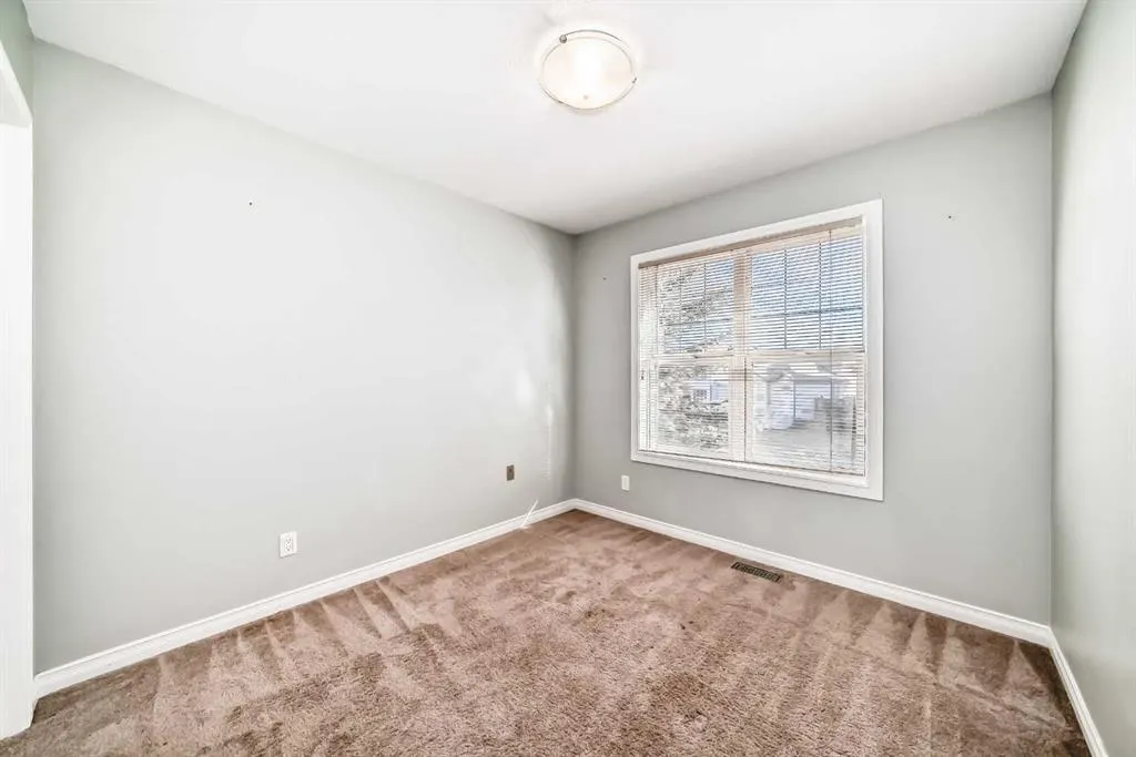 59 Tarington Way NE
