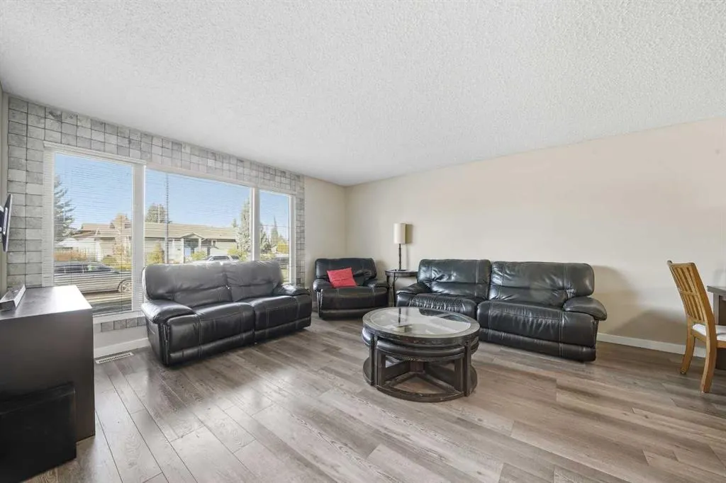 21 Cunningham Crescent