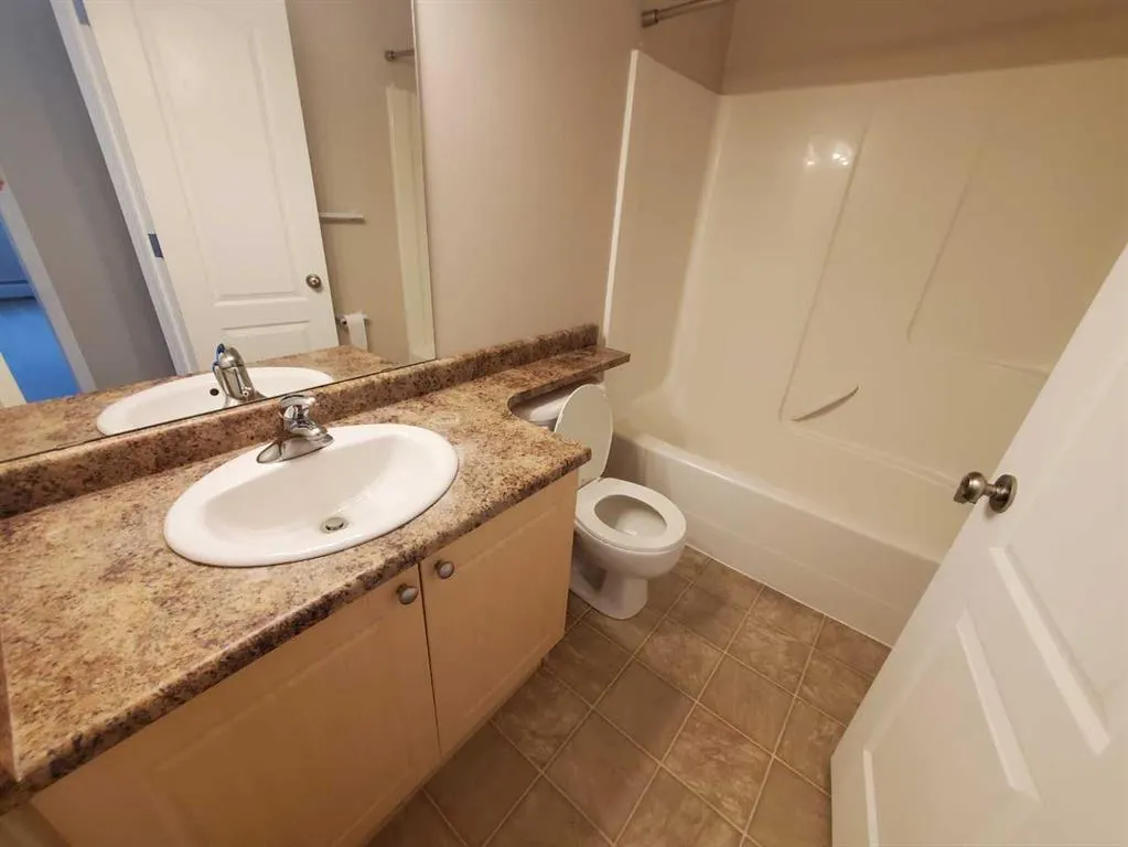 1615 41 Street, #411