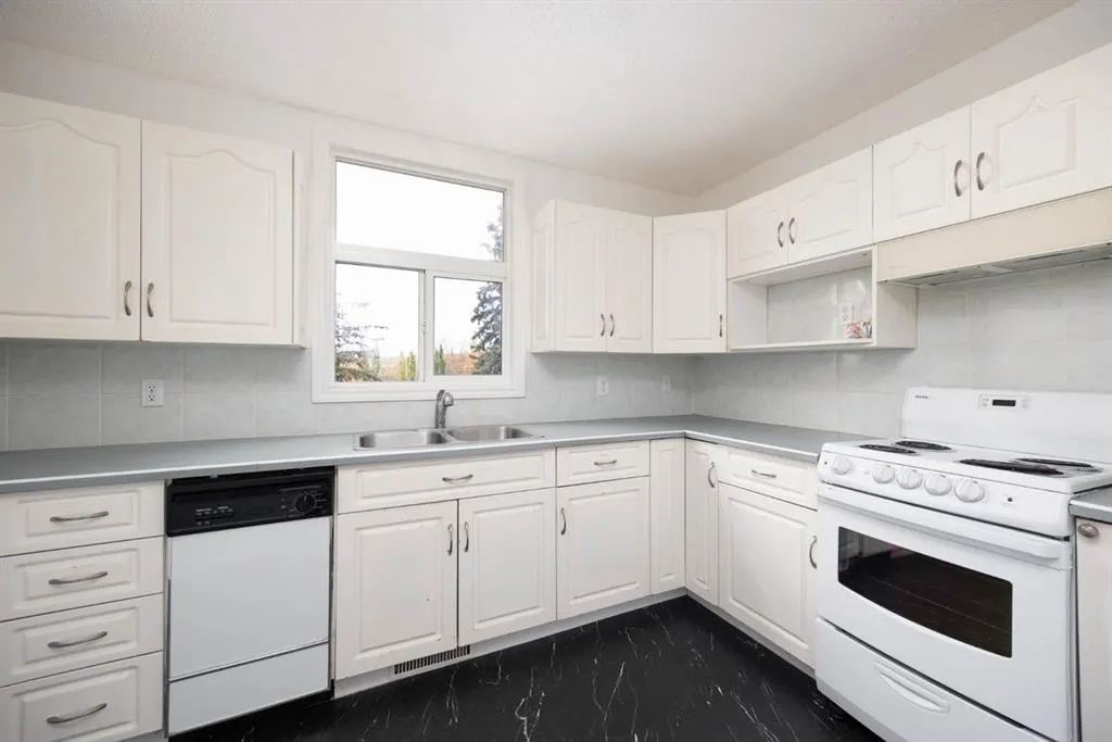 21 Macdonald Drive, #1644