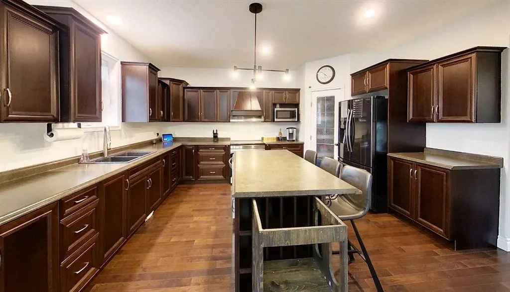 7 Bench Creek Estate