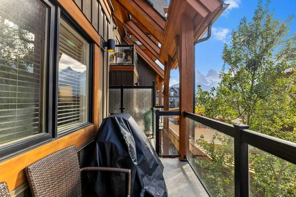 173 Kananaskis Way, #210