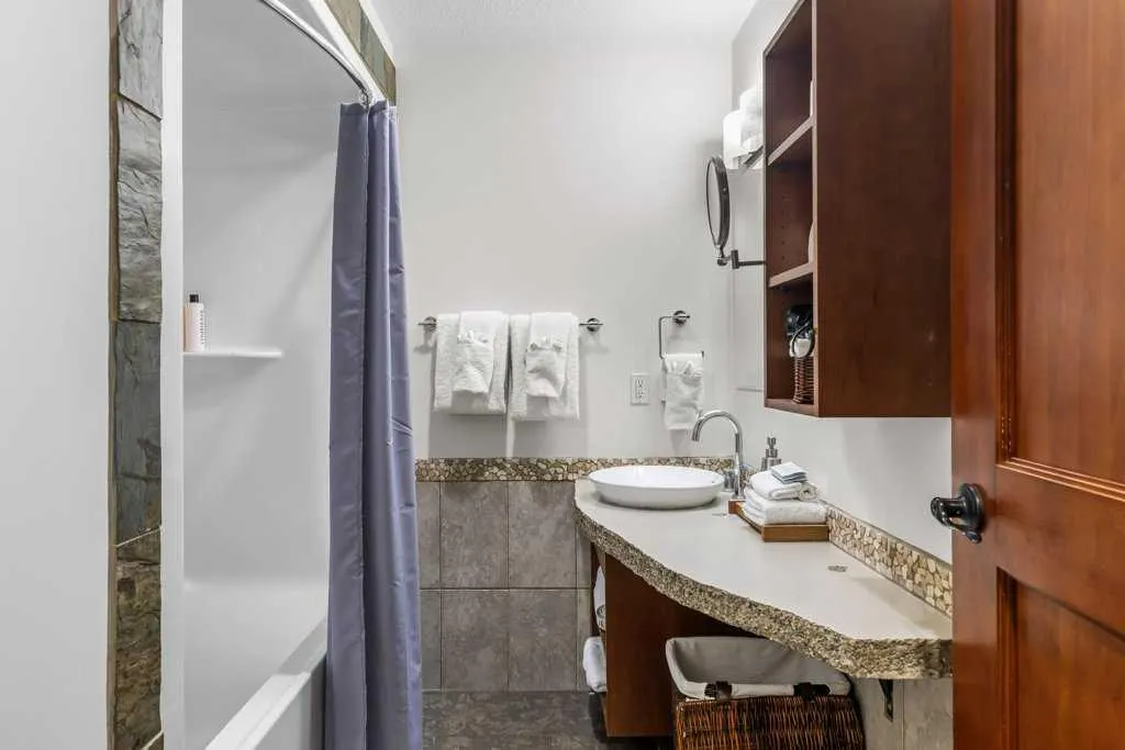 173 Kananaskis Way, #210