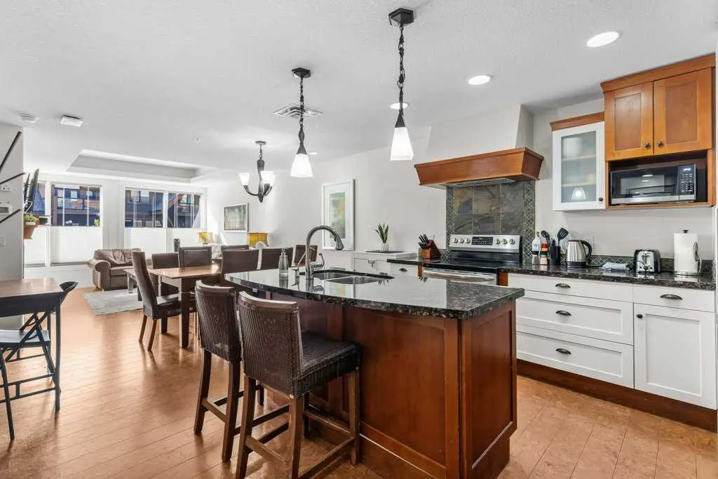 173 Kananaskis Way, #210