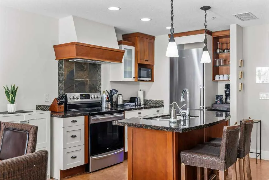173 Kananaskis Way, #210