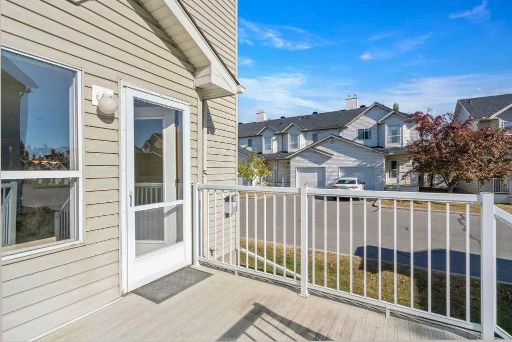 185 Mt Douglas Manor SE