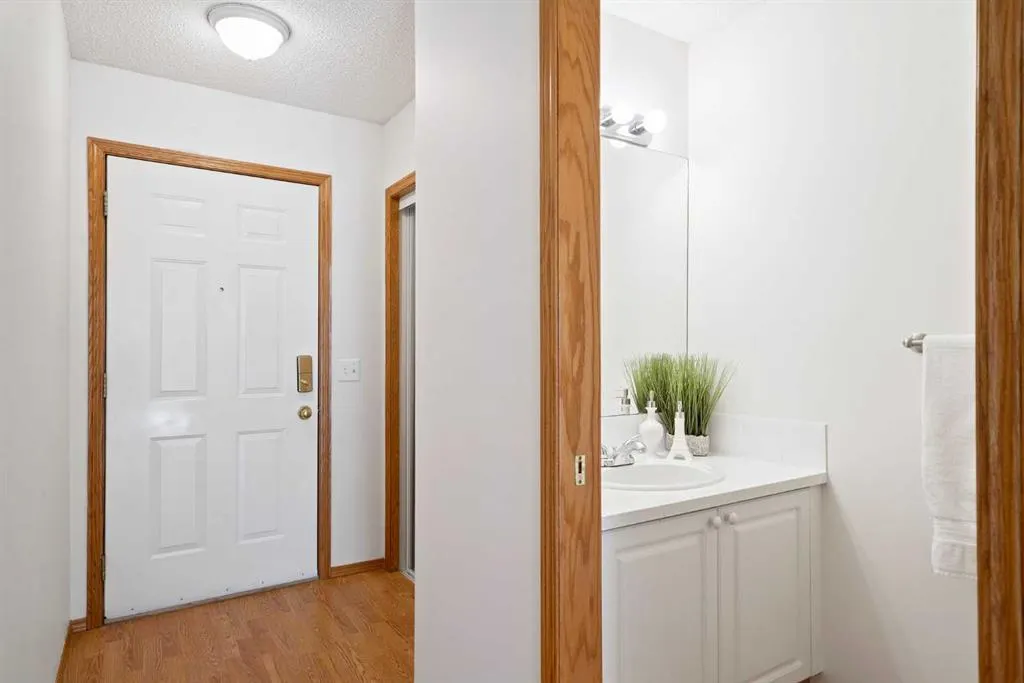 185 Mt Douglas Manor SE