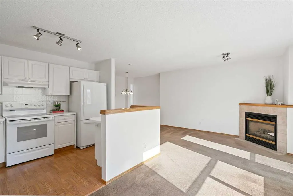 185 Mt Douglas Manor SE