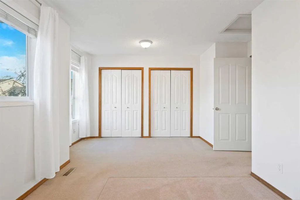 185 Mt Douglas Manor SE