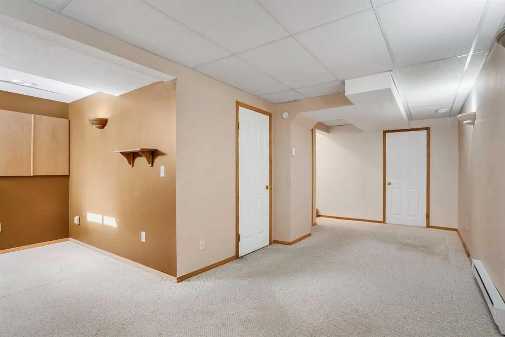 185 Mt Douglas Manor SE