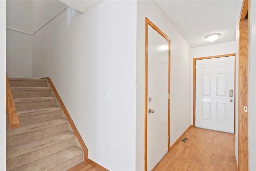 185 Mt Douglas Manor SE
