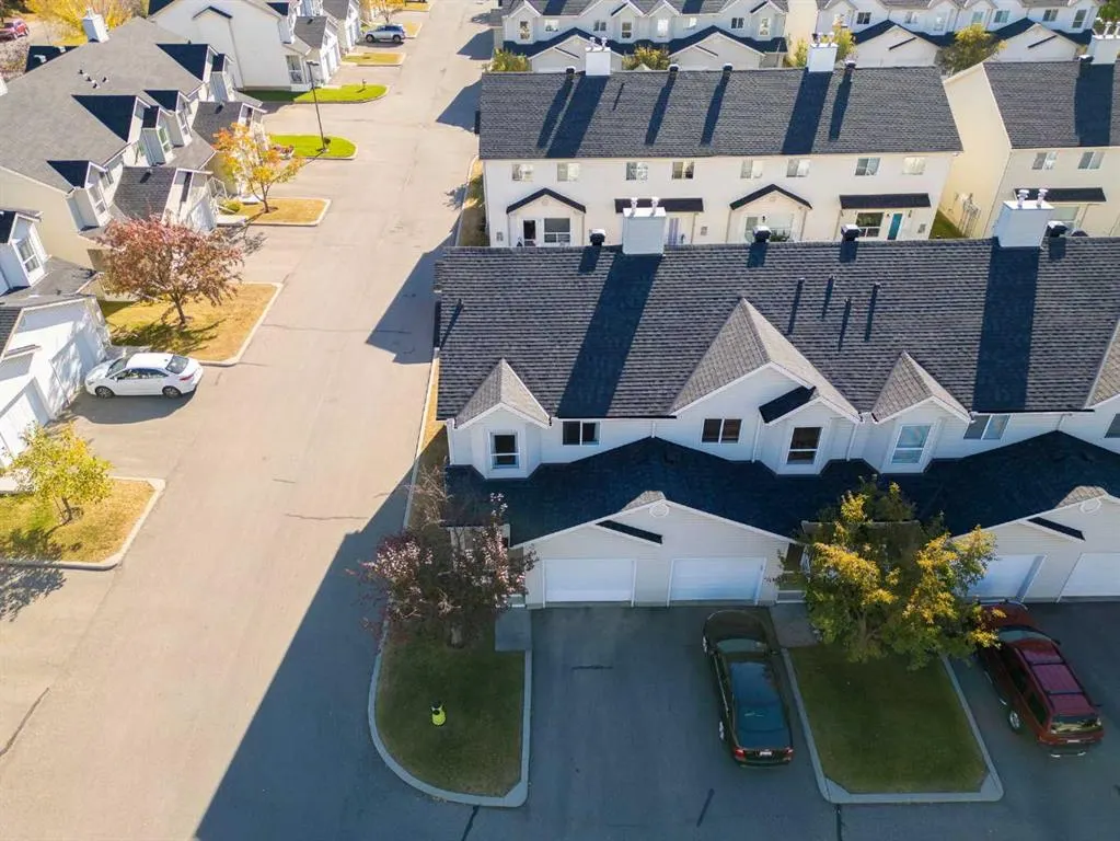 185 Mt Douglas Manor SE