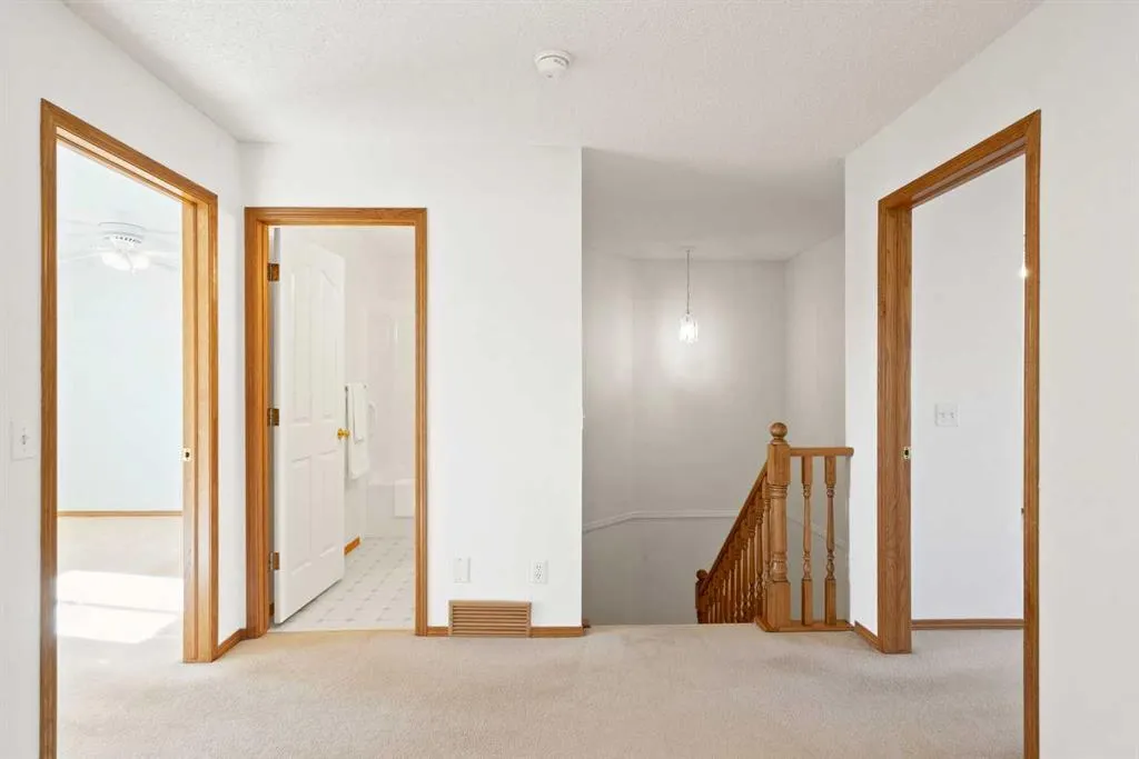 185 Mt Douglas Manor SE