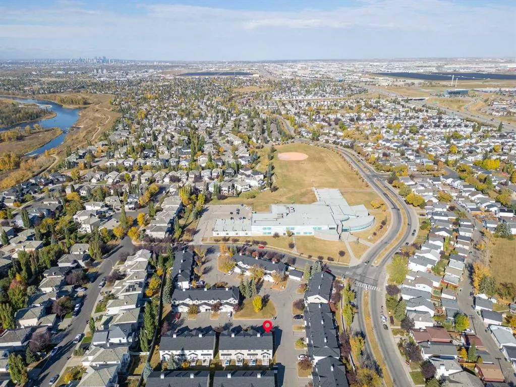 185 Mt Douglas Manor SE