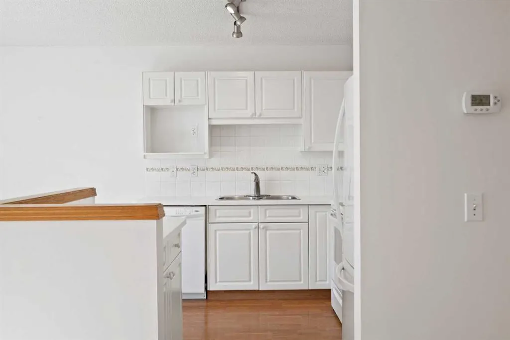 185 Mt Douglas Manor SE