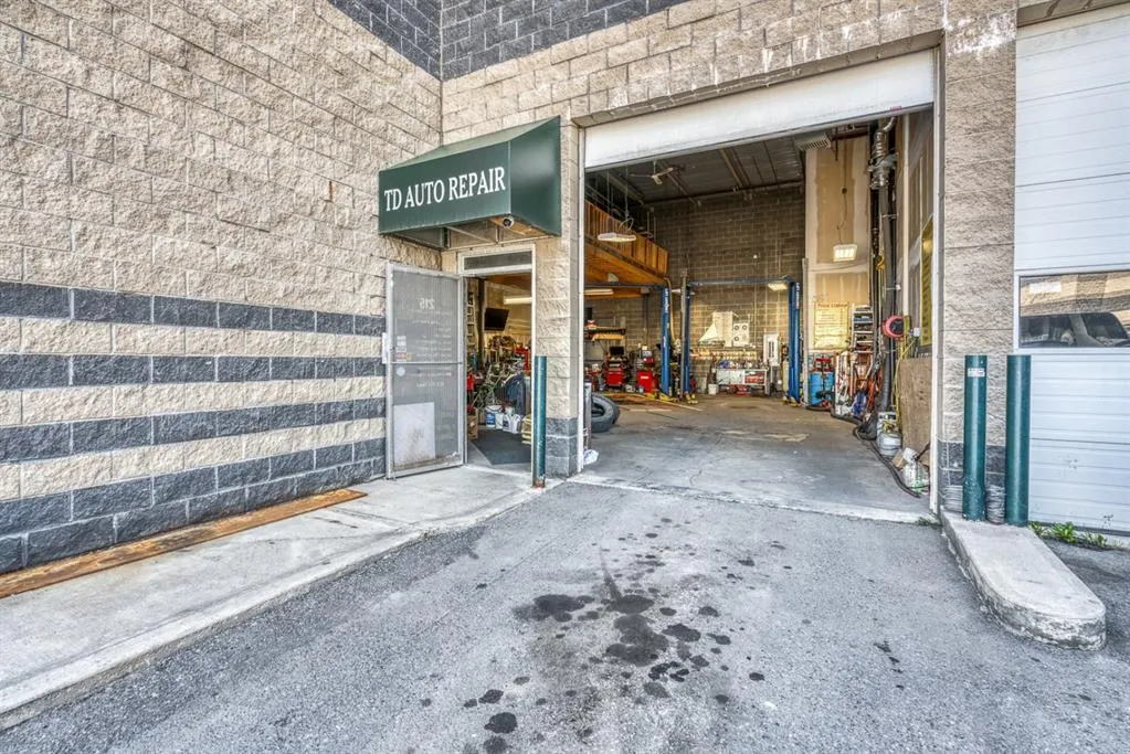32 Westwinds Crescent NE, #215
