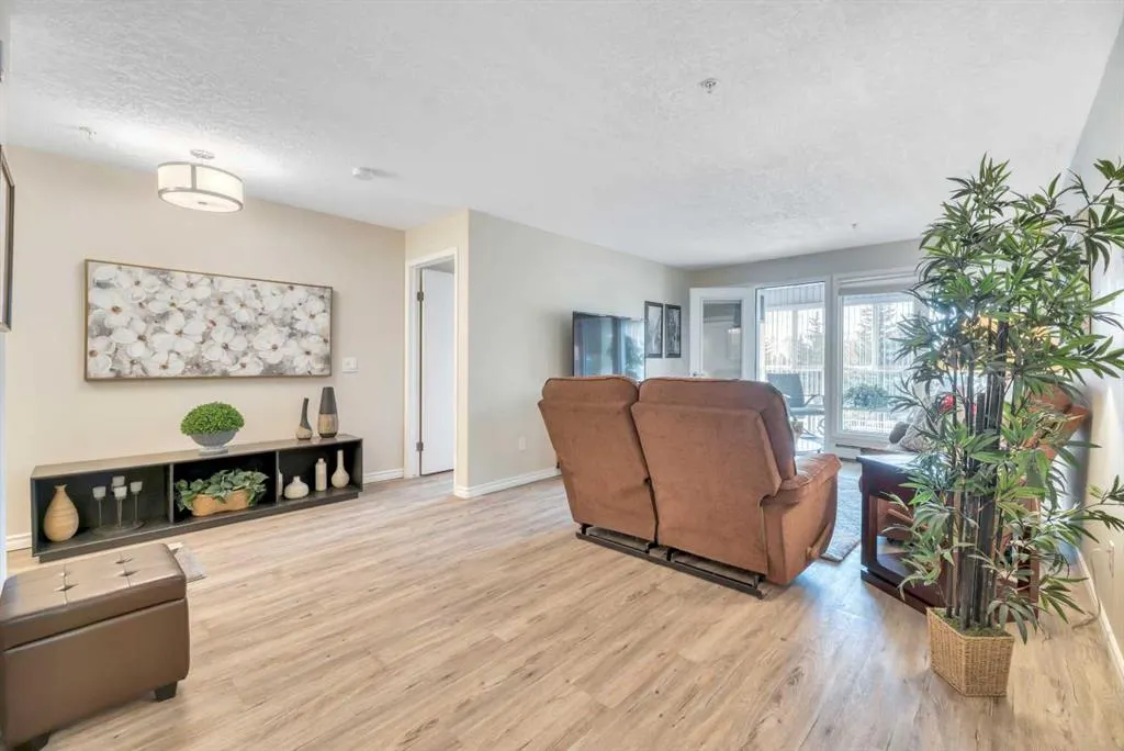 7239 Sierra Morena Boulevard SW, #204