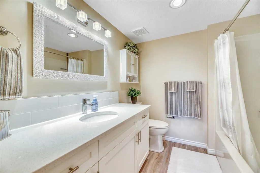 7239 Sierra Morena Boulevard SW, #204