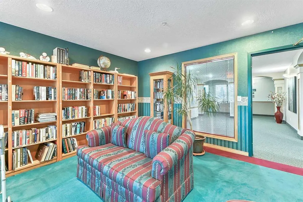 7239 Sierra Morena Boulevard SW, #204