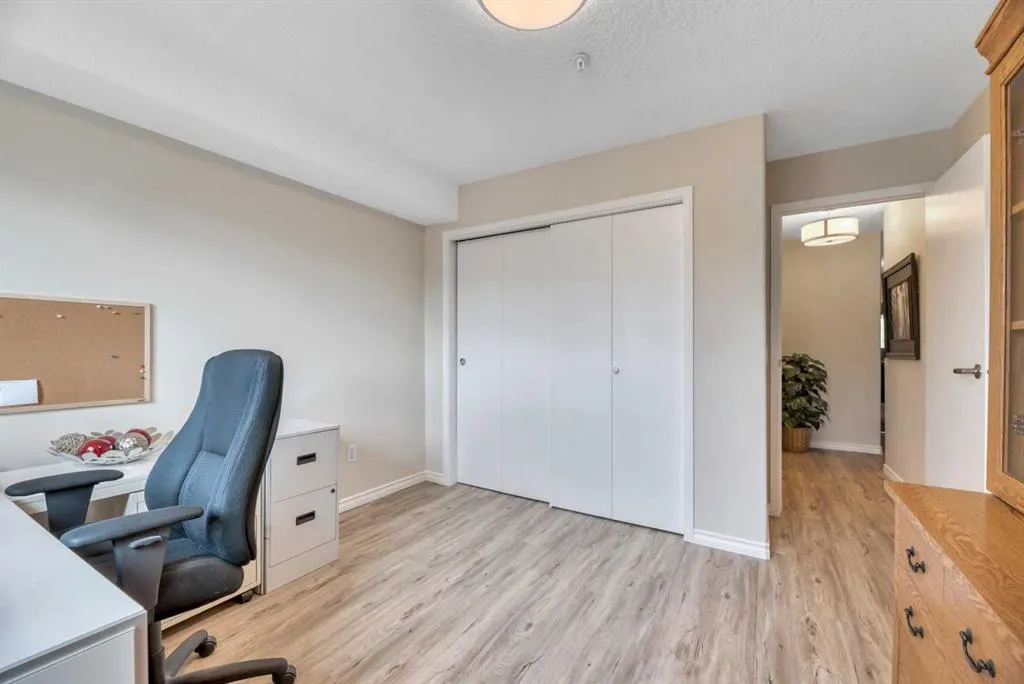 7239 Sierra Morena Boulevard SW, #204