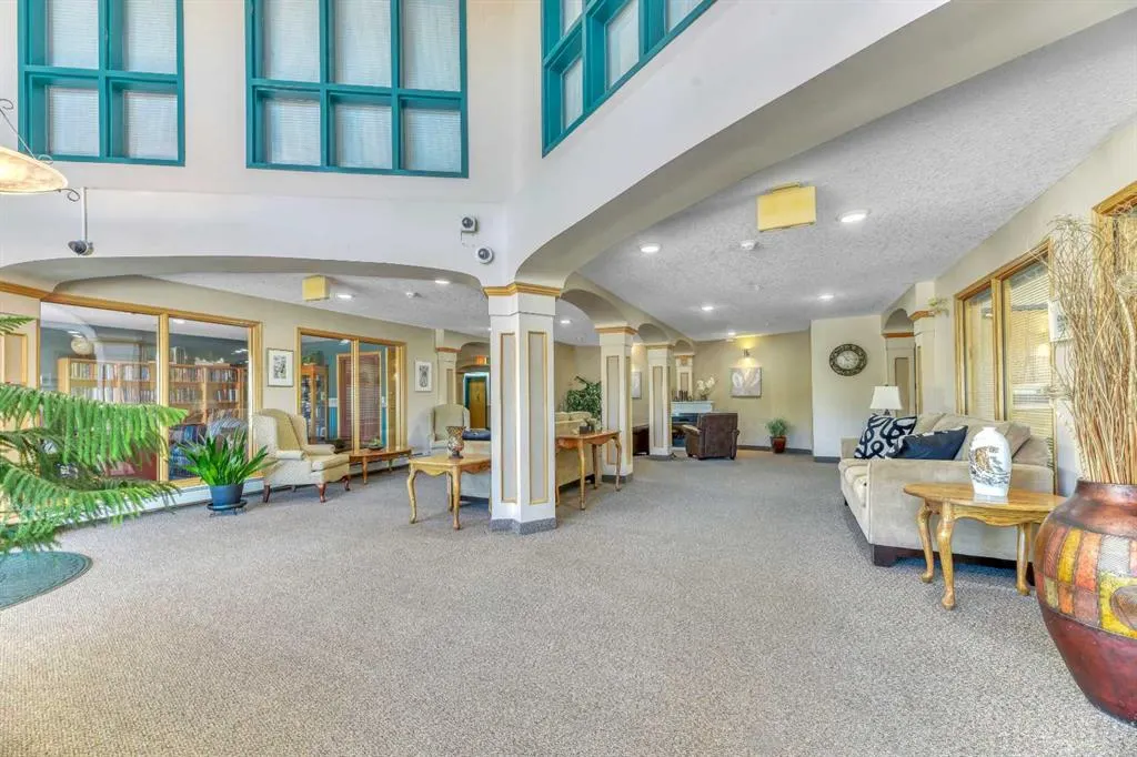7239 Sierra Morena Boulevard SW, #204