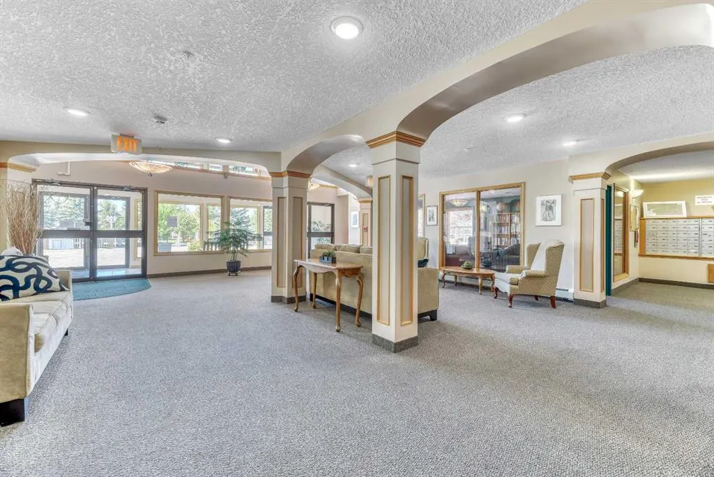 7239 Sierra Morena Boulevard SW, #204