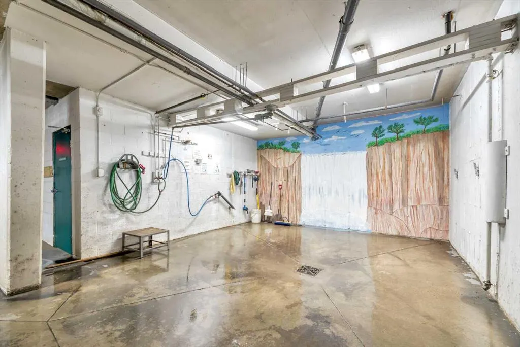 7239 Sierra Morena Boulevard SW, #204