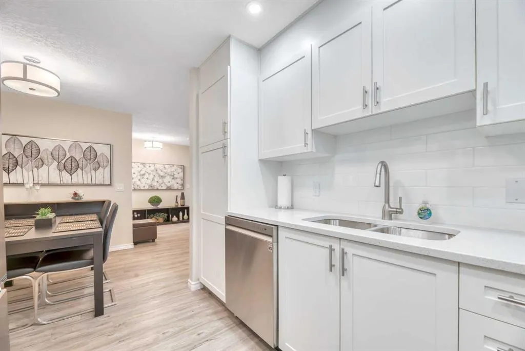 7239 Sierra Morena Boulevard SW, #204