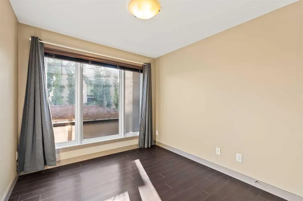 1805 26 Avenue SW, #201