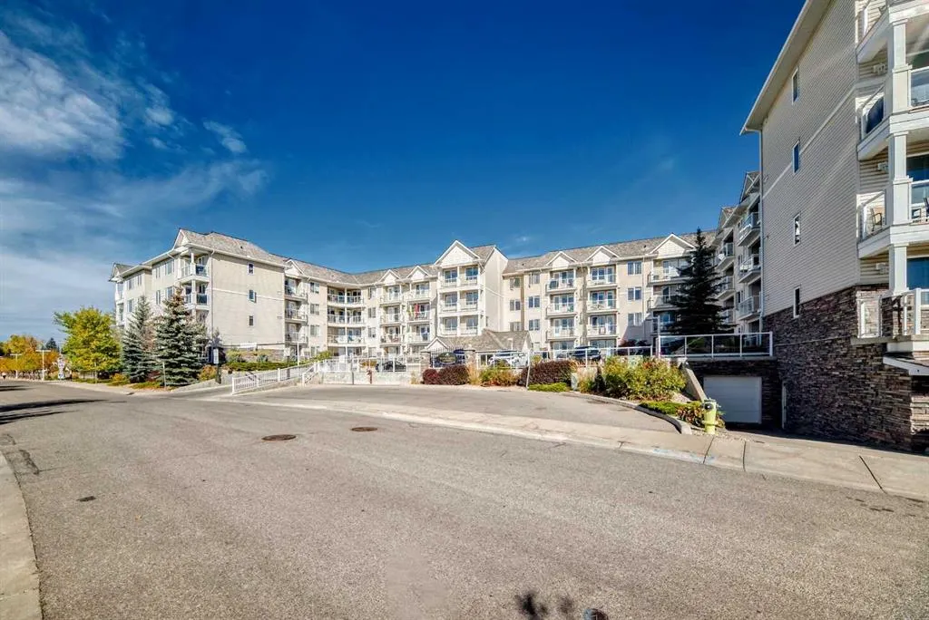 500 Rocky Vista Gardens NW, #207