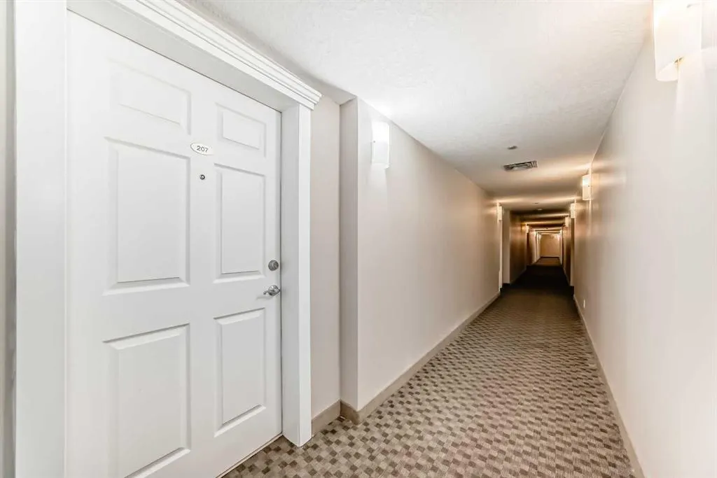 500 Rocky Vista Gardens NW, #207