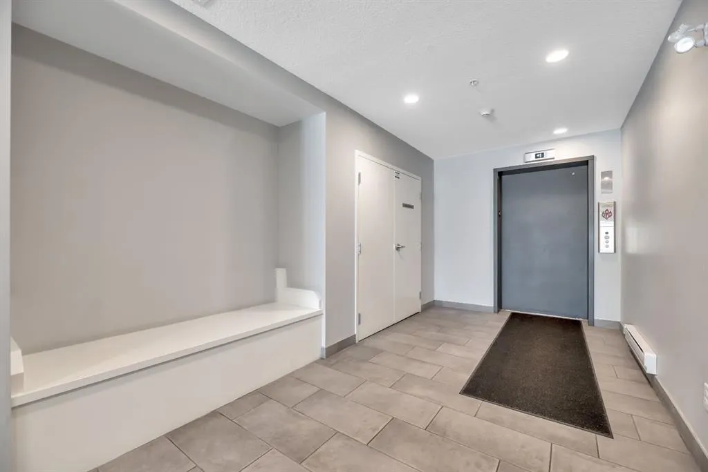 35 Walgrove Walk SE, #409