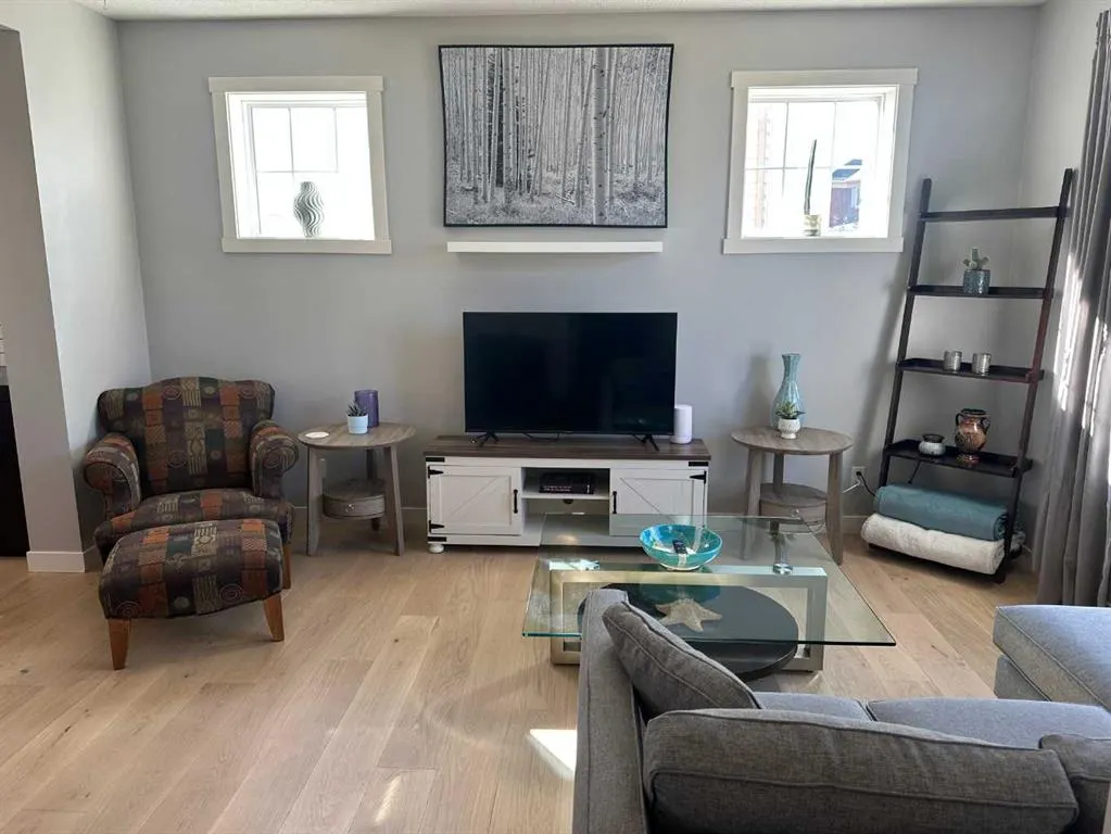 64 Elgin Meadows Manor SE