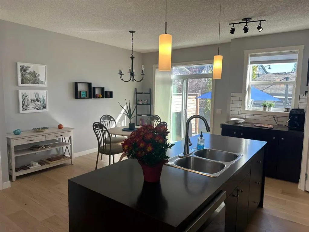 64 Elgin Meadows Manor SE