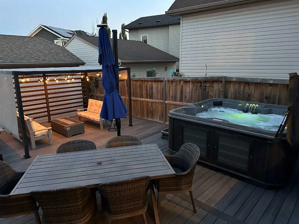 64 Elgin Meadows Manor SE