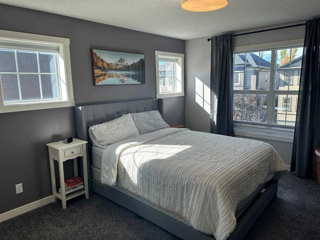 64 Elgin Meadows Manor SE