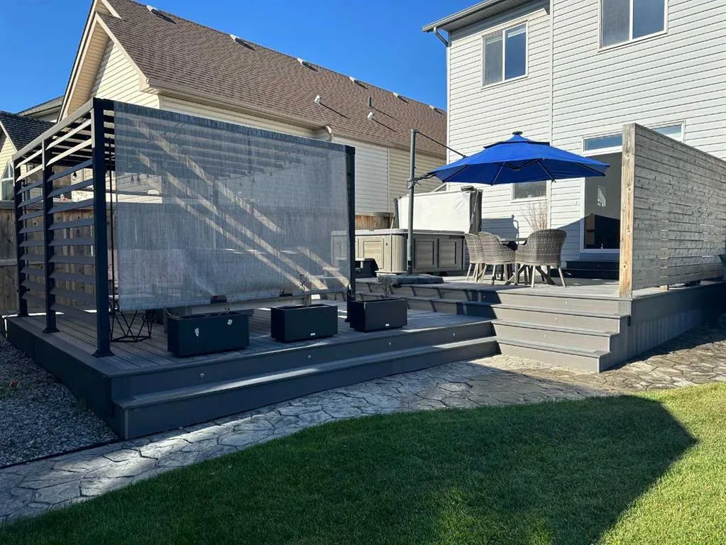 64 Elgin Meadows Manor SE