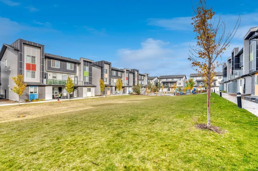 235 Redstone NE, #201