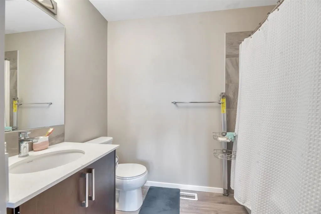 235 Redstone NE, #201