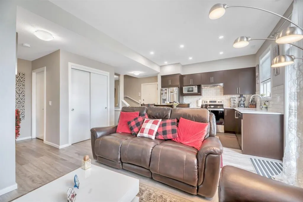 235 Redstone NE, #201