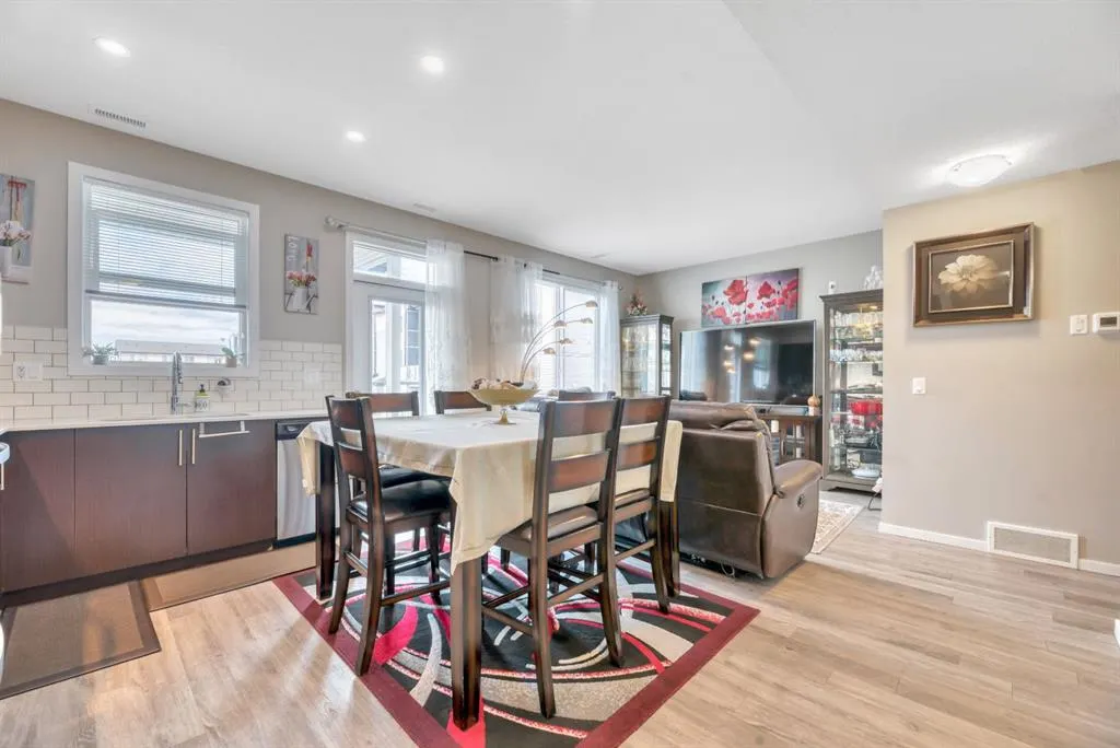 235 Redstone NE, #201