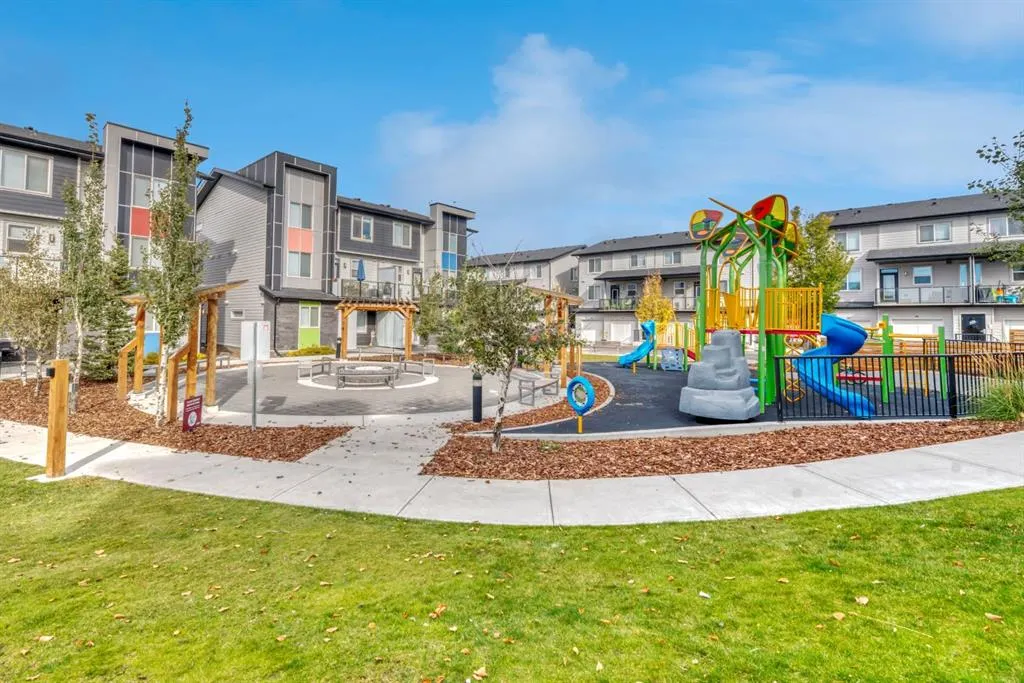 235 Redstone NE, #201